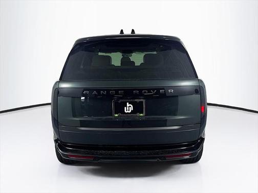 2025 Land Rover Range Rover P550e SE