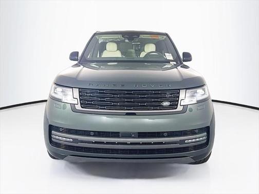 2025 Land Rover Range Rover P550e SE