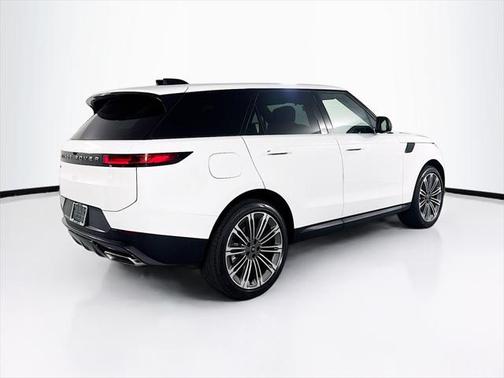 2025 Land Rover Range Rover Sport SE