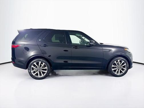2025 Land Rover Discovery P360 Dynamic SE