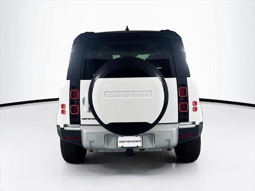2025 Land Rover Defender 110 P300