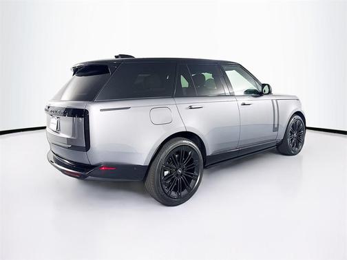 2025 Land Rover Range Rover P530 SE