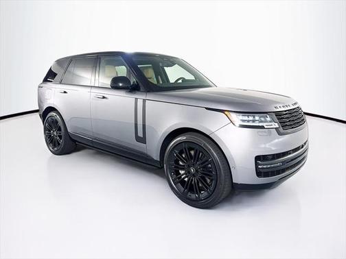 2025 Land Rover Range Rover P530 SE