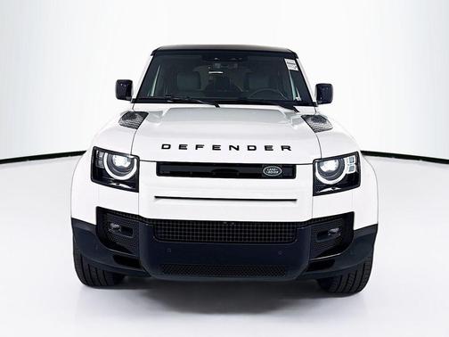 Fuji White 2025 Land Rover Defender 110 P500 X-Dynamic SE