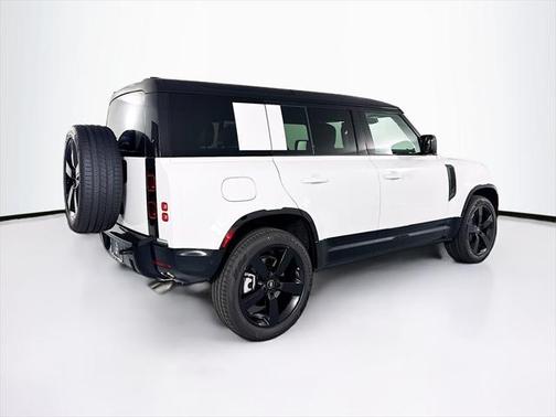 2025 Land Rover Defender 110 P500 X-Dynamic SE