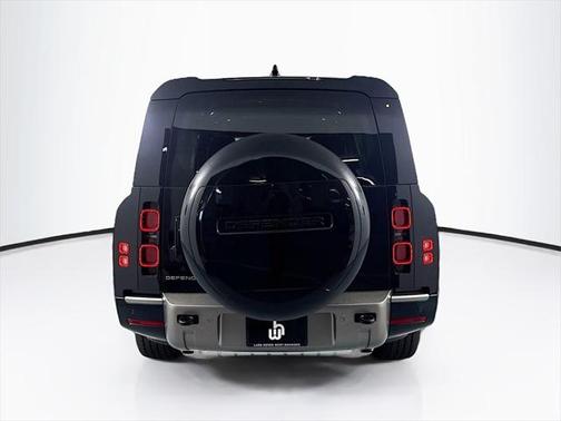 2025 Land Rover Defender 130 P400 X-Dynamic SE