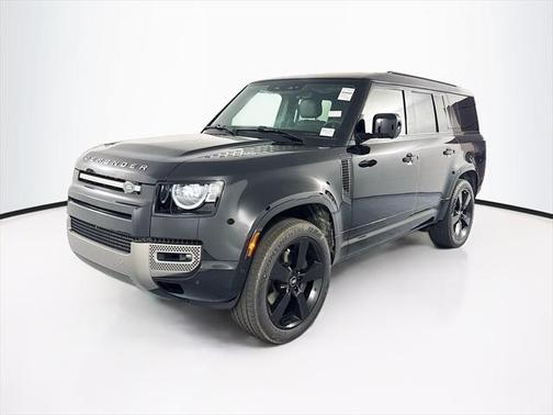 2025 Land Rover Defender 130 P400 X-Dynamic SE