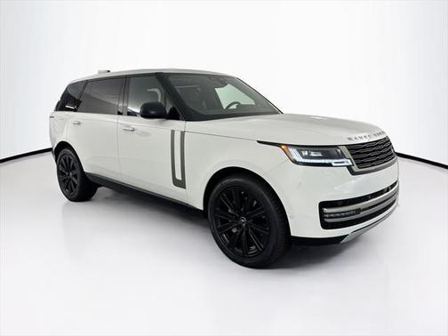 2025 Land Rover Range Rover P400 SE 7 Seat
