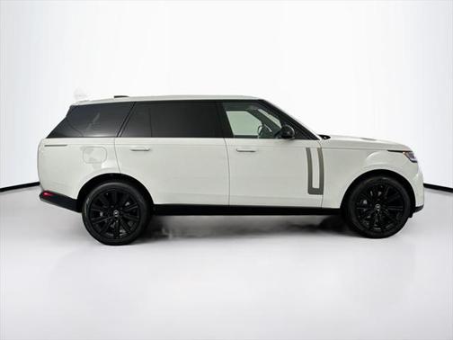 2025 Land Rover Range Rover P400 SE 7 Seat