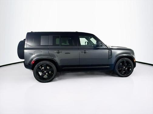2025 Land Rover Defender 110 P400 X-Dynamic SE