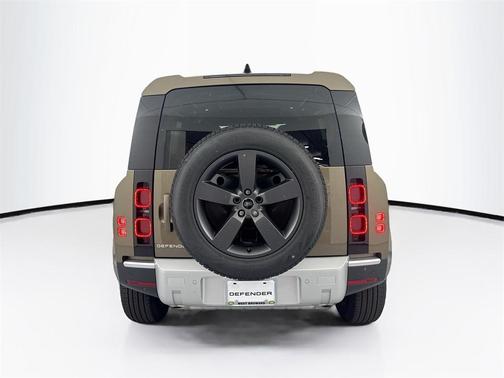 2025 Land Rover Defender 110 P400 S