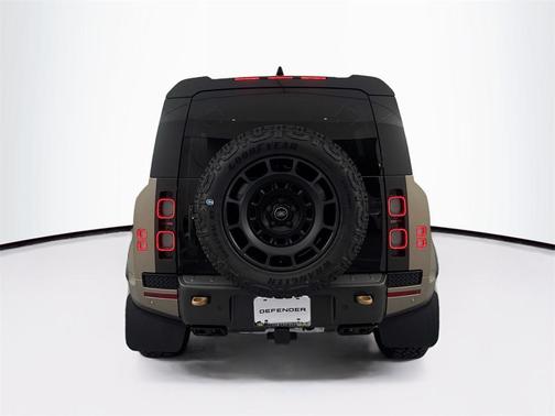 2025 Land Rover Defender P635 OCTA