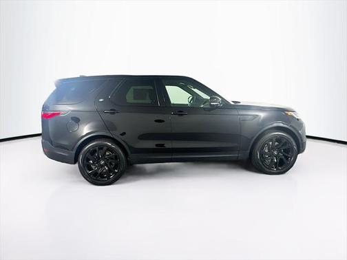 2025 Land Rover Discovery P300 S