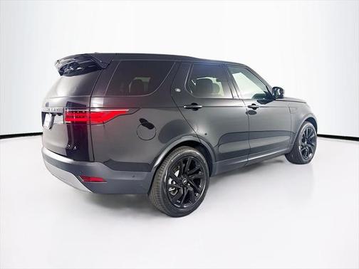 2025 Land Rover Discovery P300 S