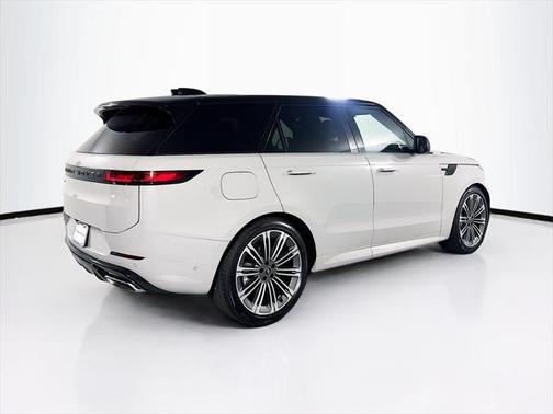 2025 Land Rover Range Rover Sport SE
