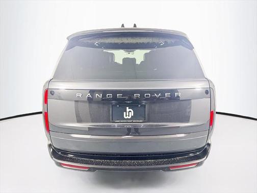 2025 Land Rover Range Rover P530 SE 7 Seat