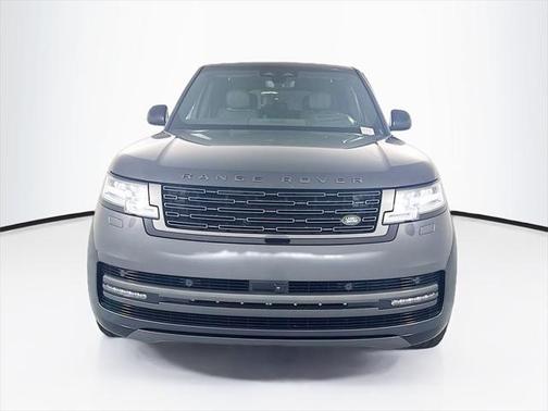 2025 Land Rover Range Rover P530 SE 7 Seat