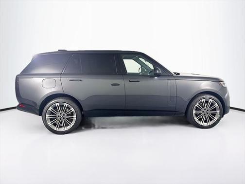 2025 Land Rover Range Rover P530 SE 7 Seat