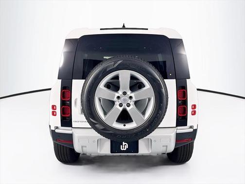 2025 Land Rover Defender 110 P400 S