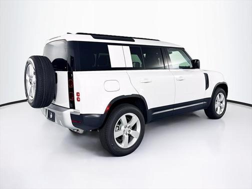 2025 Land Rover Defender 110 P400 S