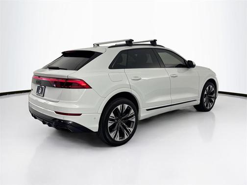 2024 Audi Q8 55 Premium Plus
