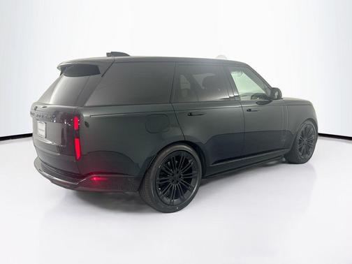 British Racing Green SV Bespoke Ultra Met Gloss 2026 Land Rover Range Rover P530 Autobiography