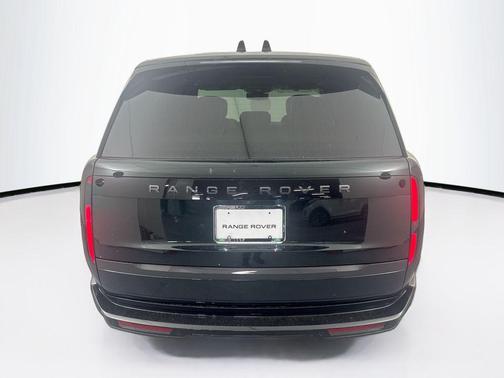 British Racing Green SV Bespoke Ultra Met Gloss 2026 Land Rover Range Rover P530 Autobiography