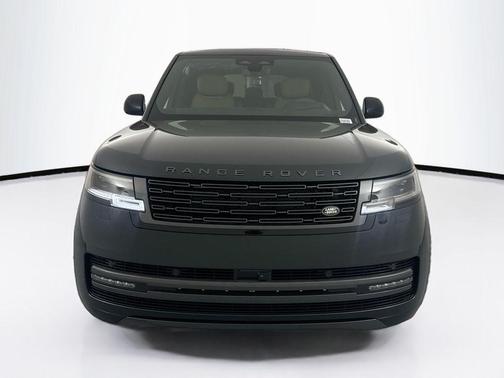 British Racing Green SV Bespoke Ultra Met Gloss 2026 Land Rover Range Rover P530 Autobiography