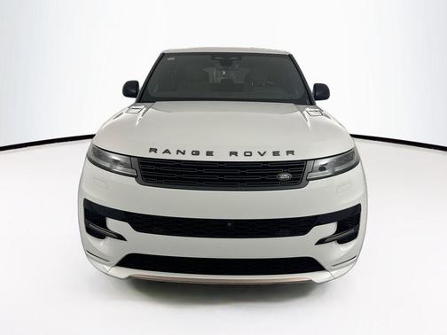 Fuji White 2025 Land Rover Range Rover Sport SE