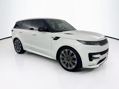 Fuji White 2025 Land Rover Range Rover Sport SE