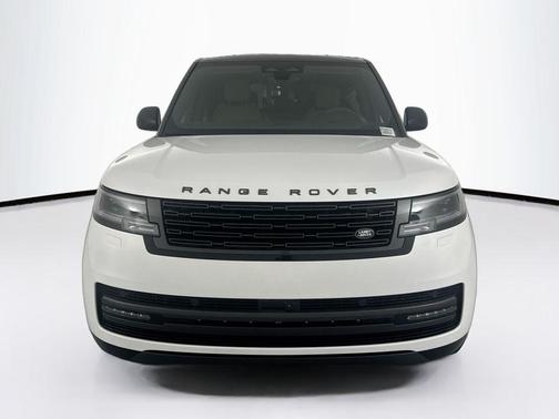 Ostuni Pearl Wht Prem Met 2026 Land Rover Range Rover P400 SE