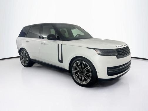 Ostuni Pearl Wht Prem Met 2026 Land Rover Range Rover P400 SE