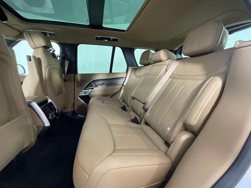 Ostuni Pearl Wht Prem Met 2026 Land Rover Range Rover P400 SE