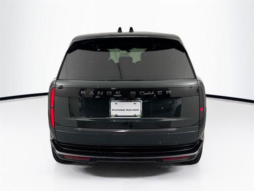 2025 Land Rover Range Rover P530 SE 7 Seat