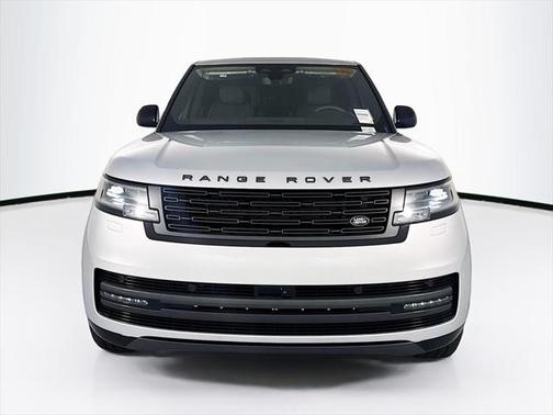 2025 Land Rover Range Rover P550e SE