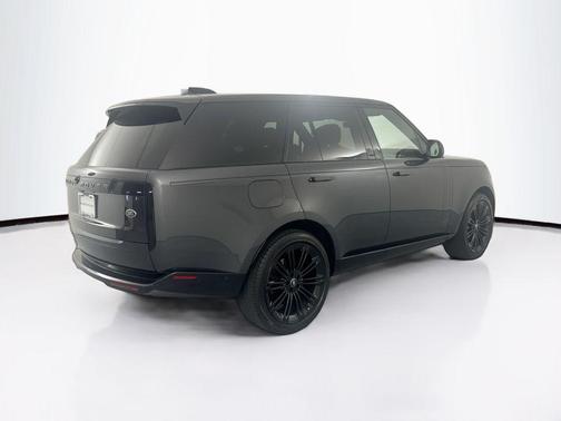2023 Land Rover Range Rover P530 SE