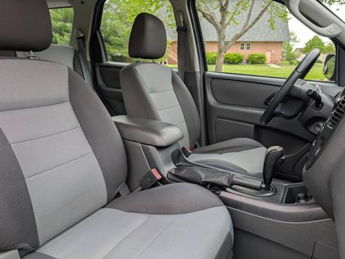 Redfire Clearcoat Metallic 2006 Ford Escape XLS