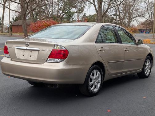 2005 Toyota Camry XLE V6