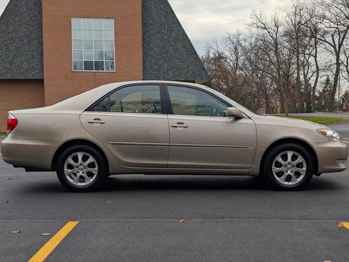 2005 Toyota Camry XLE V6