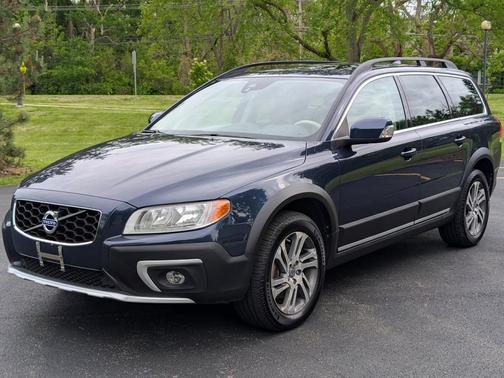 Blue 2014 Volvo XC70 PREMIER