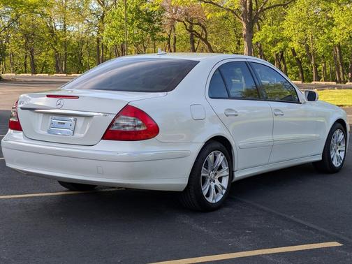 Arctic White 2009 Mercedes-Benz E-Class E350 Luxury