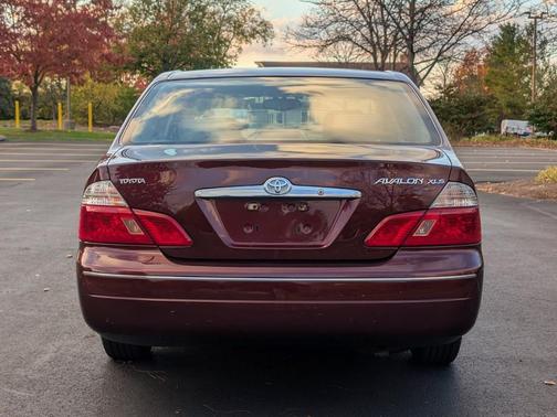 2003 Toyota Avalon XLS