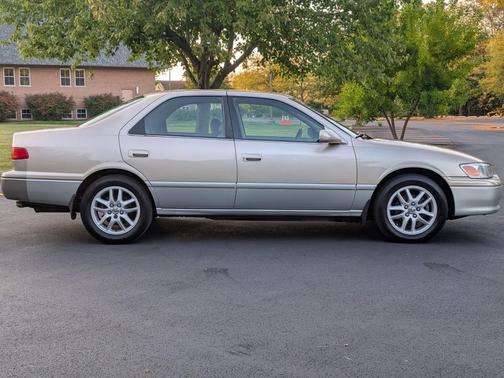 2001 Toyota Camry LE V6