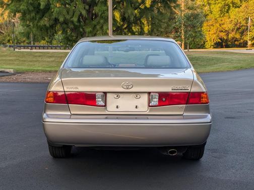 2001 Toyota Camry LE V6