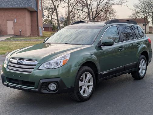 Green Metallic 2014 Subaru Outback 2.5i Premium