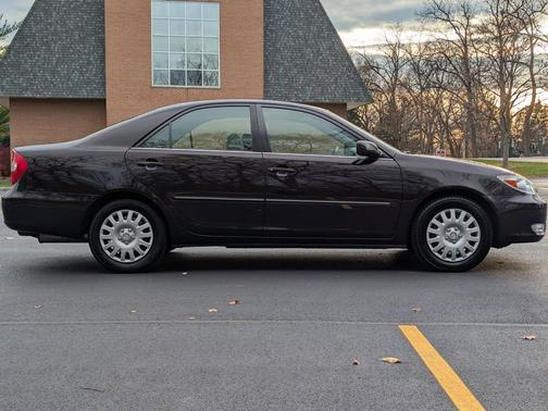 2004 Toyota Camry XLE