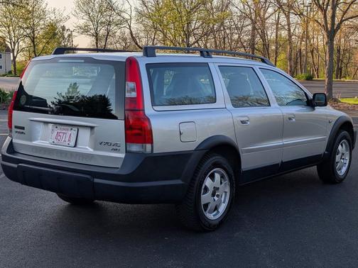 Silver Metallic/Slate Molding 2001 Volvo V70 XC