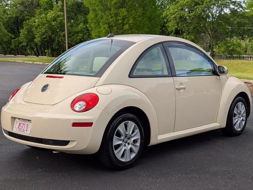 Mellow Yellow 2008 Volkswagen New Beetle S