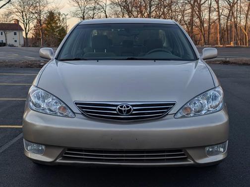 2005 Toyota Camry XLE