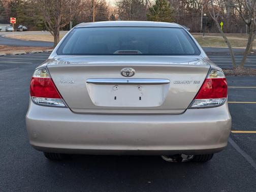 2005 Toyota Camry XLE